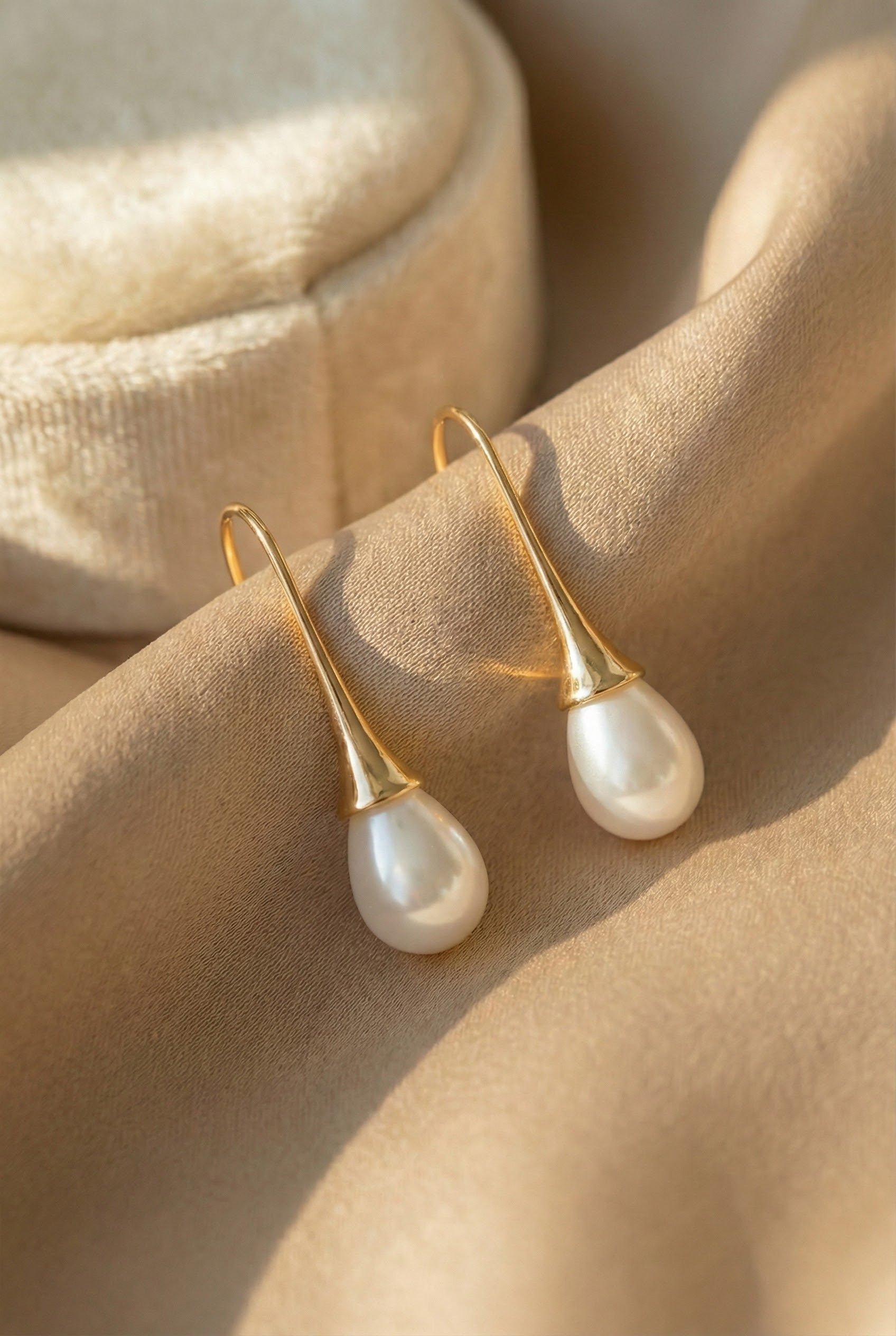 Timeless Helena Pearl Earrings