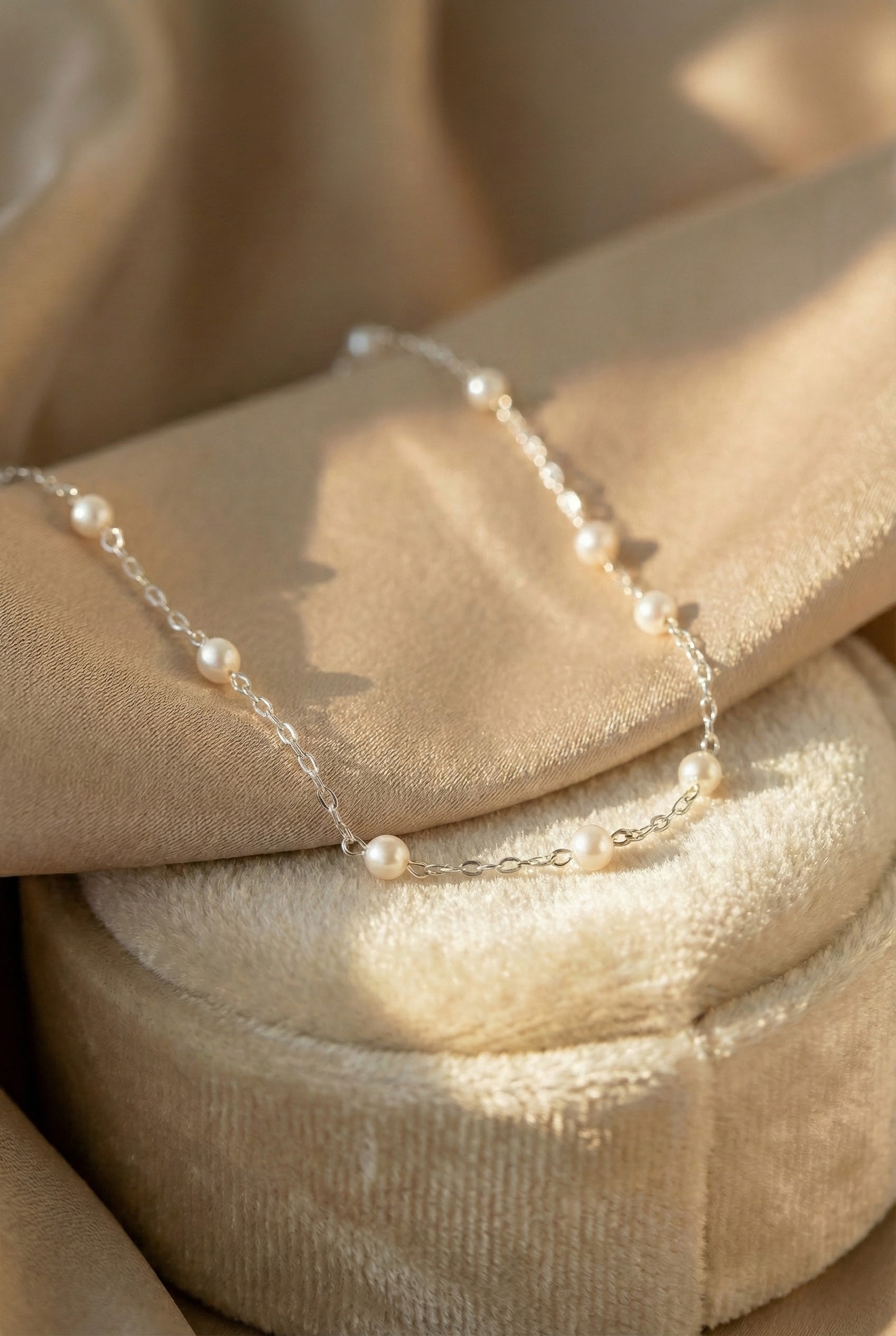 Chic Pearl Necklace with a Lustrous Finish