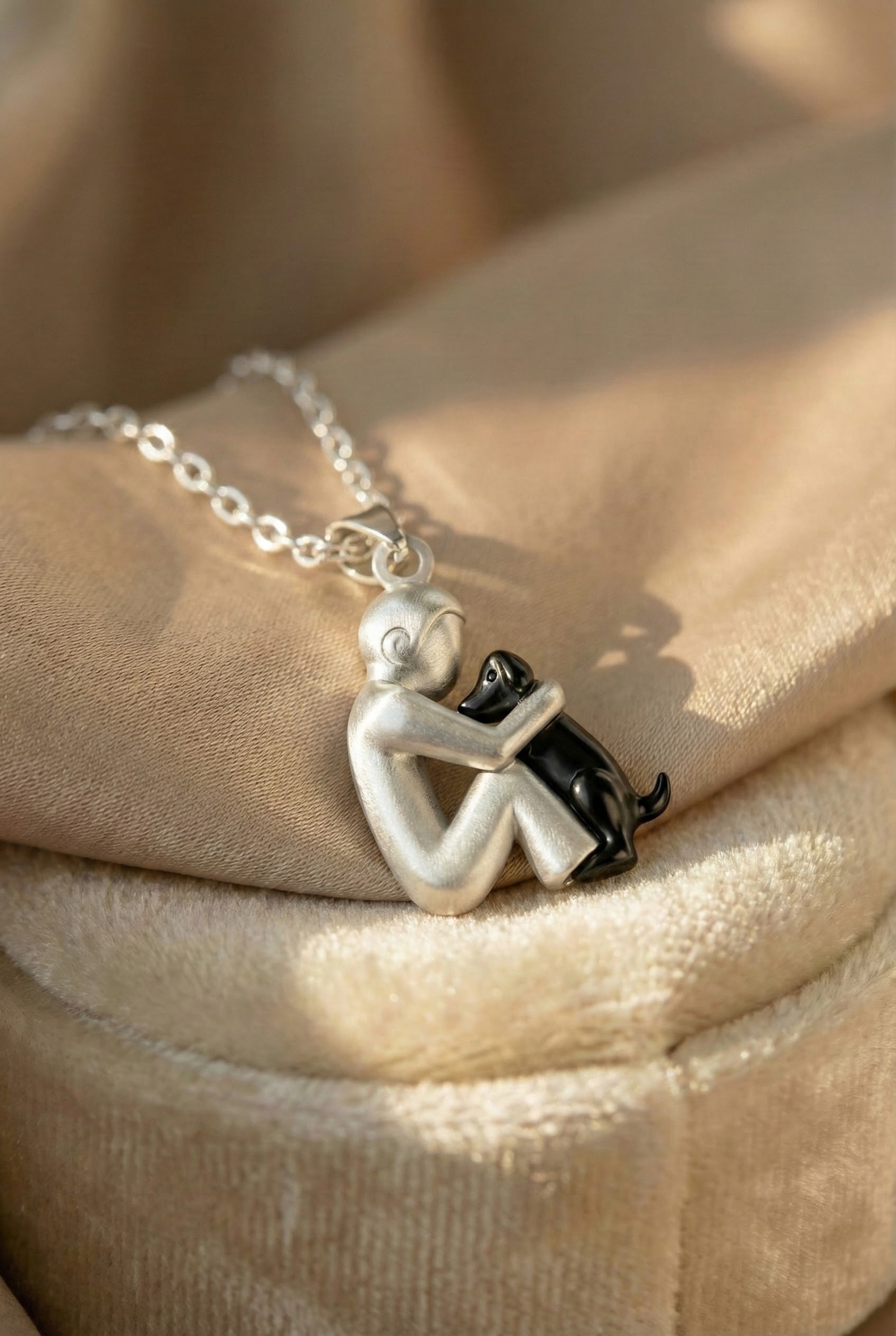Hug Pendant Necklace