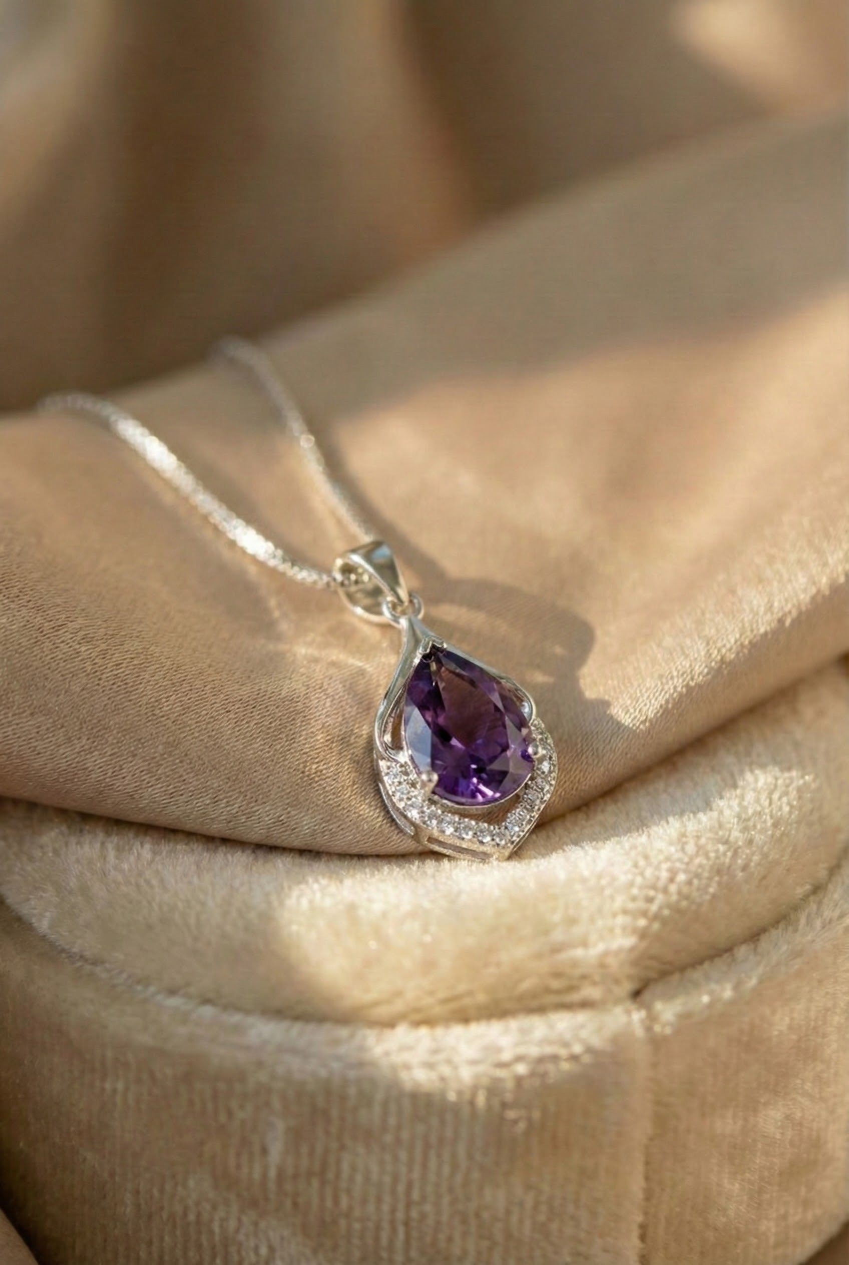 Chic Purple Crystal Necklace